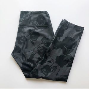 Lululemon Inky Floral Crops Size 6